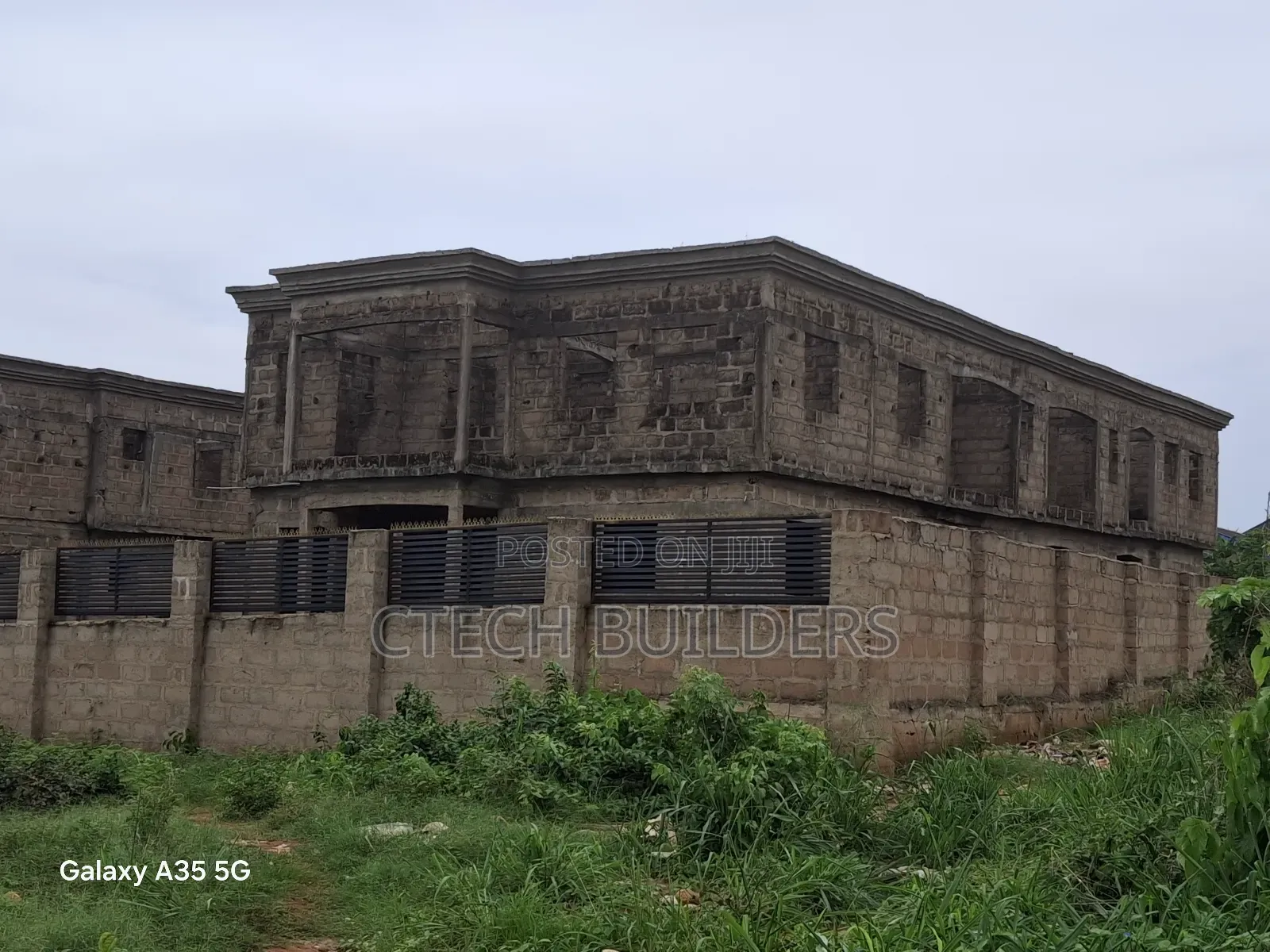 20bdrm Block of Flats in Benin City for sale