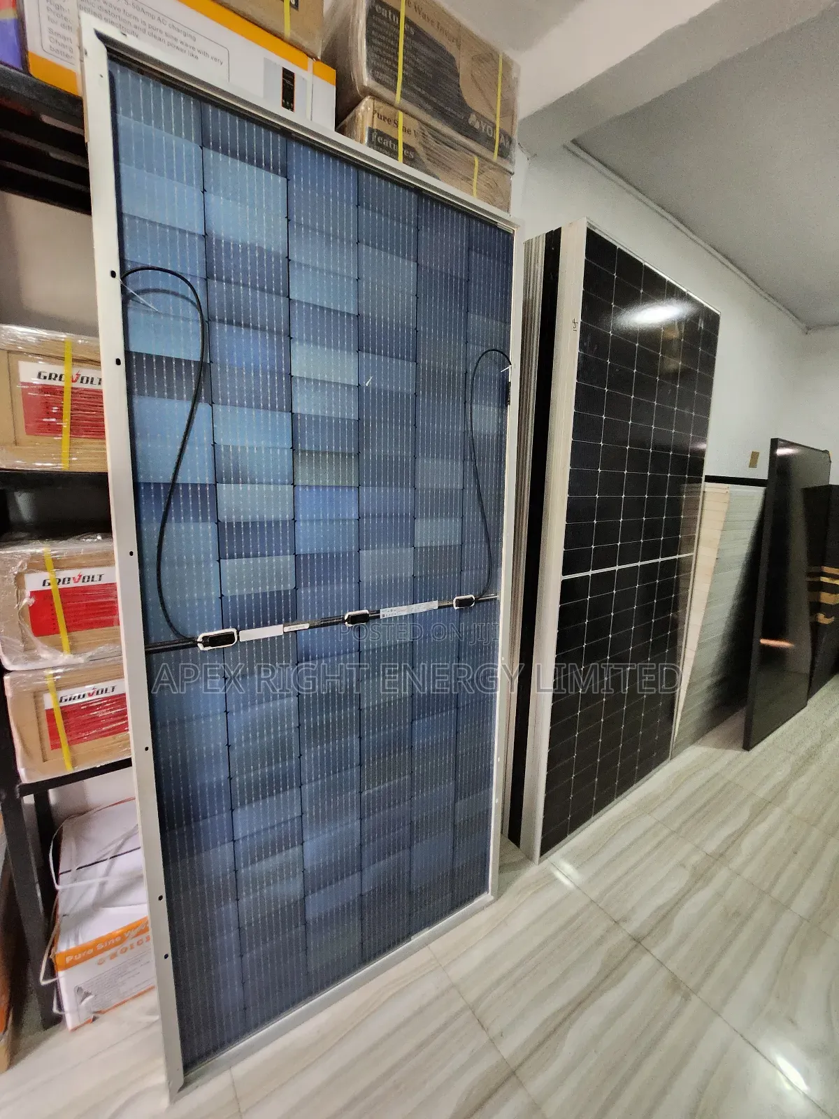 670watts Jinko Bi-facial Solar Panel