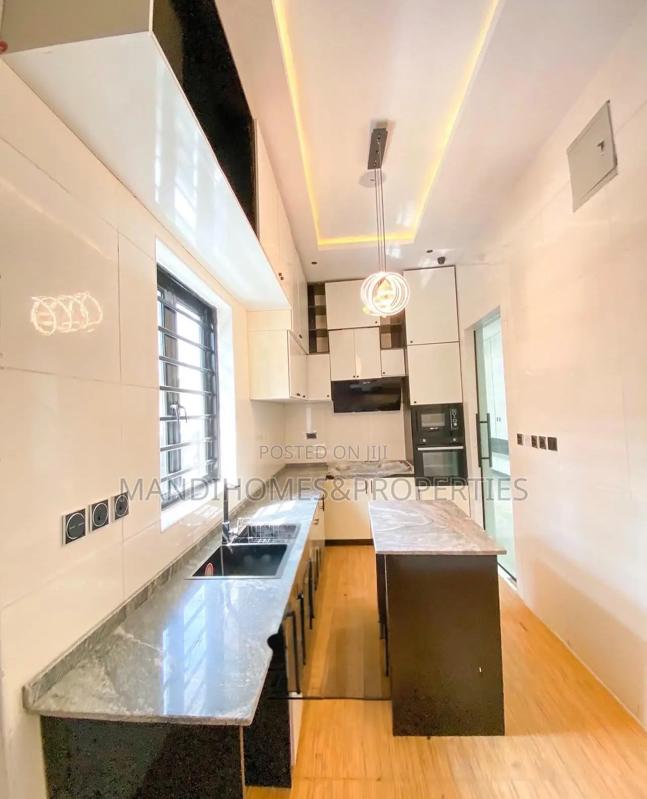 4bdrm Duplex in Lekki for sale
