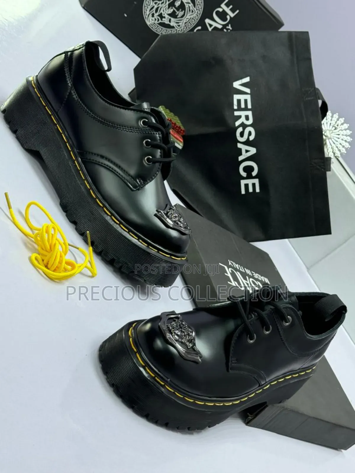 Dr Martens Single Line, Logo High Sole Shoe