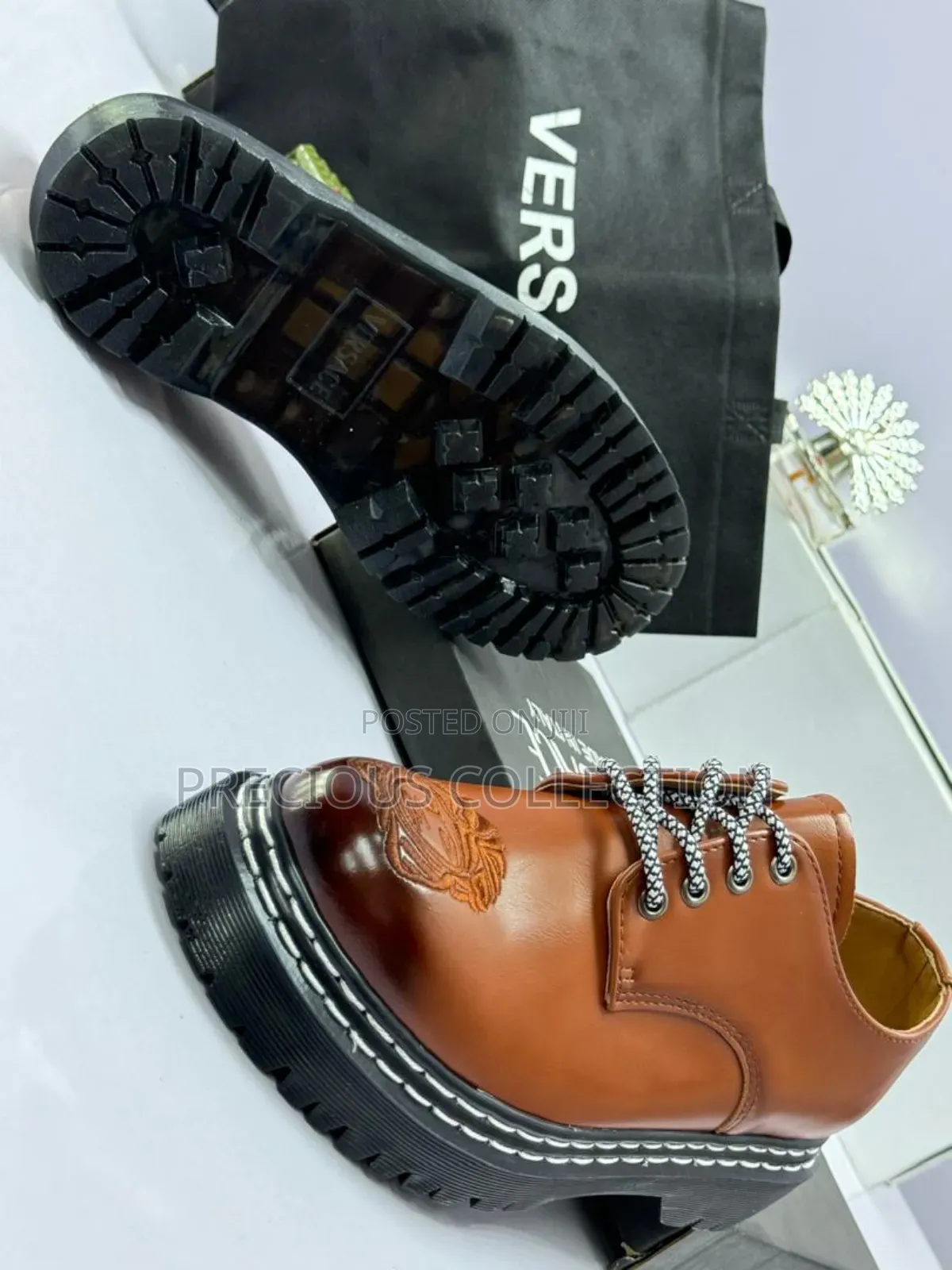 Unisex Dr Martens Transparent Sole Lace Up Shoe