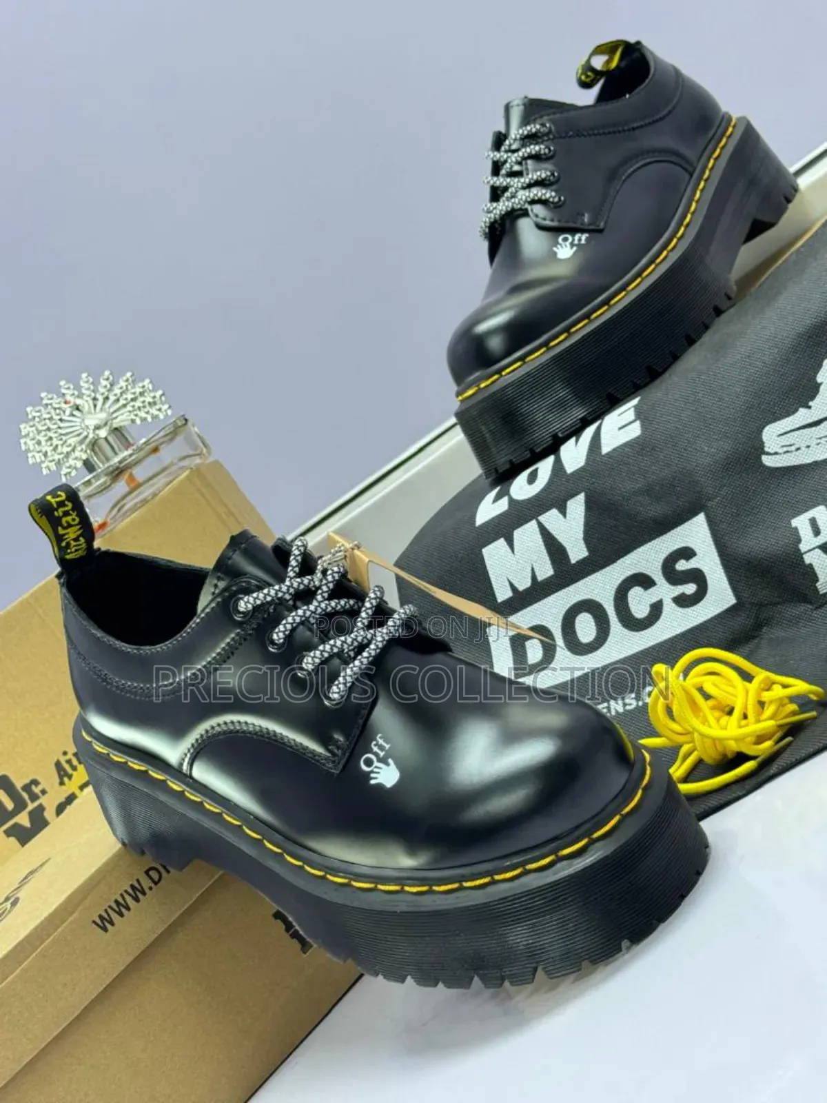 Unisex Dr Martens Leather Lace Up Shoe