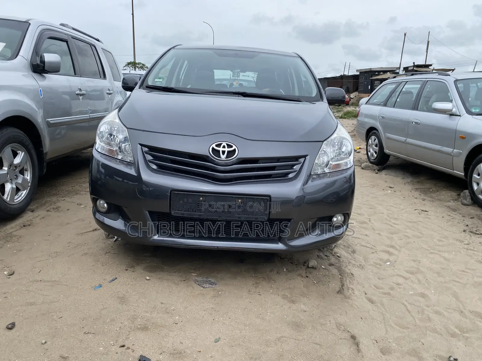 Toyota Verso 1.8 2012 Gray