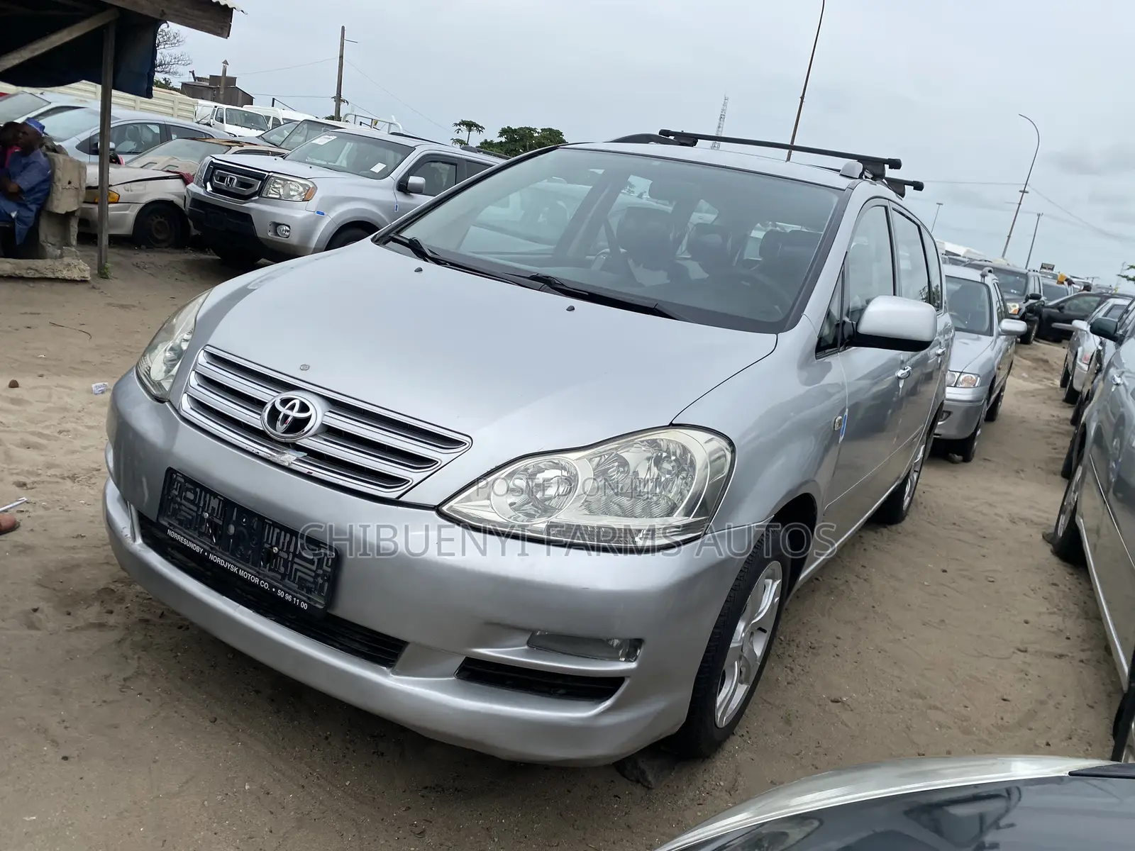 Toyota Avensis Verso 2.0 Petrol 2005 Silver