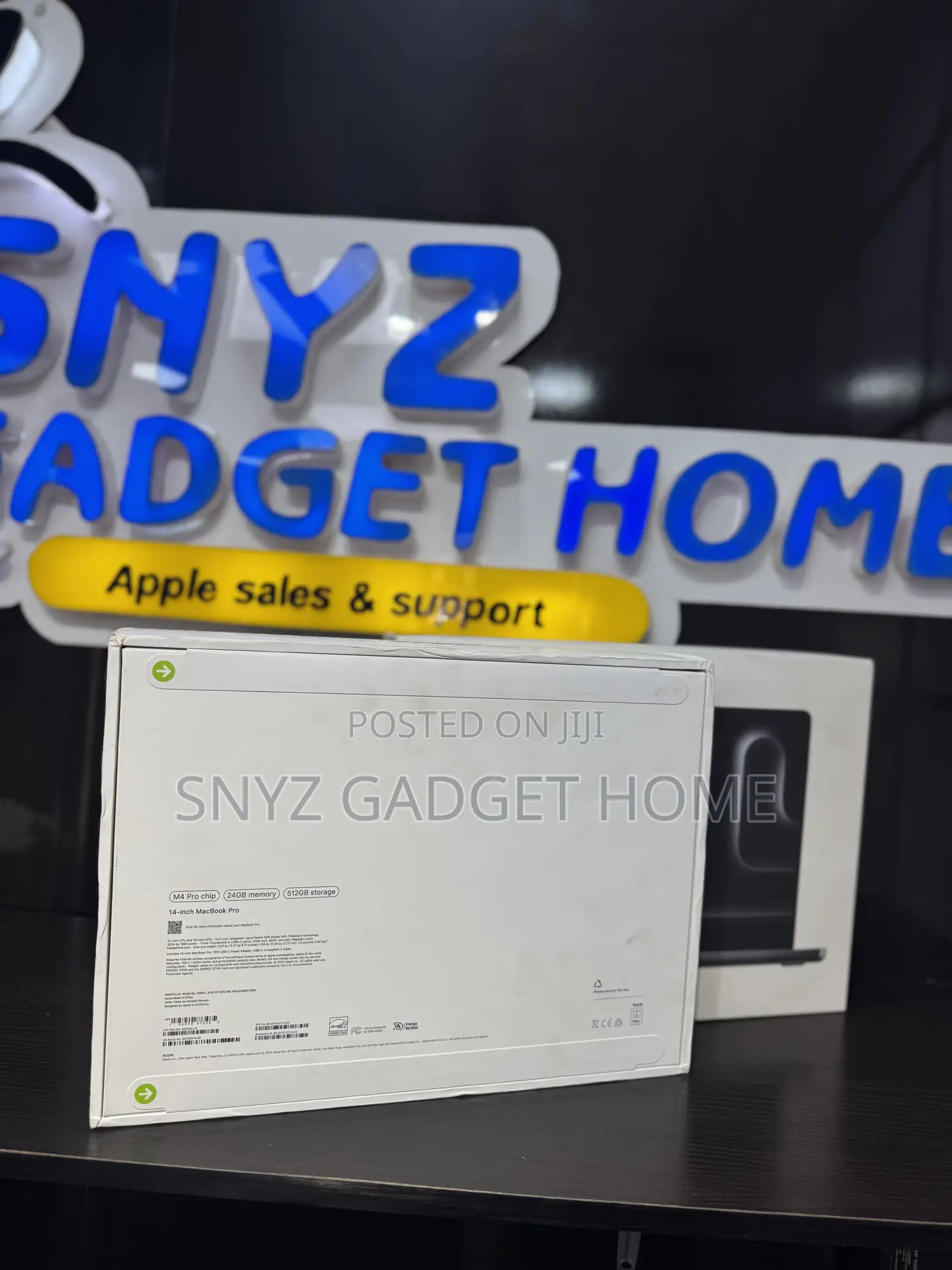 New Laptop Apple MacBook Pro 2024 M4 24GB Apple M4 Pro SSD 512GB