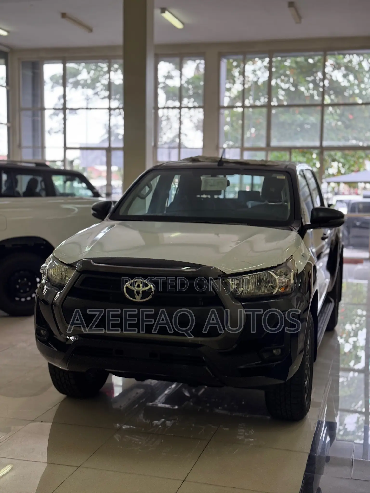 New Toyota Hilux 2024 Black