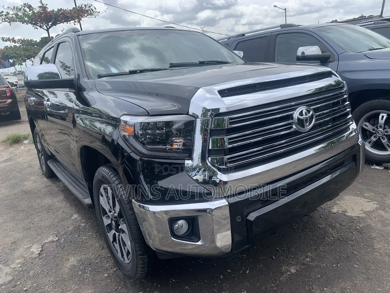 Toyota Sequoia Platinum 4x4 2018 Black