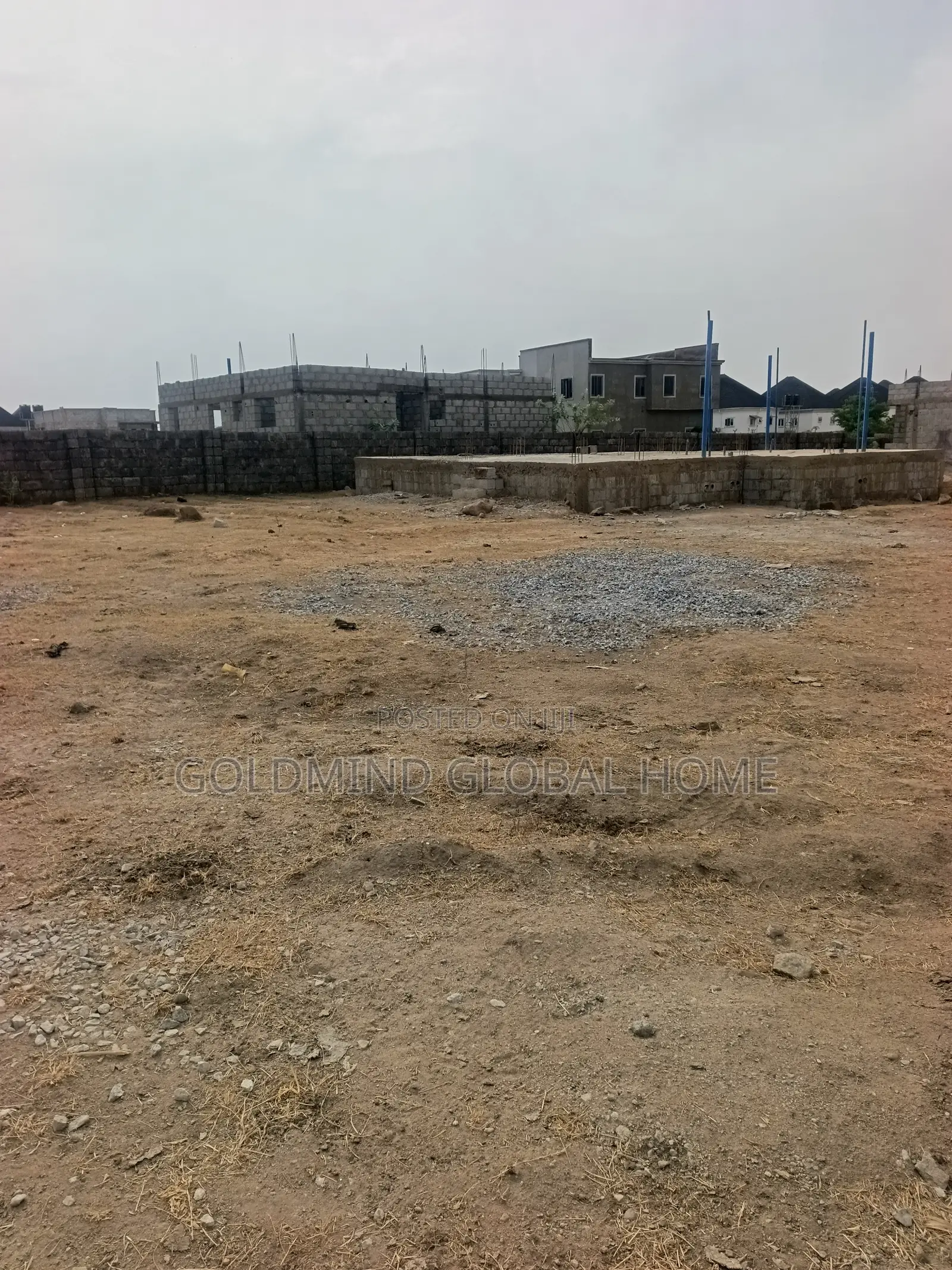6bdrm Apartment in Goldmind Estate Katampe Extension for sale
