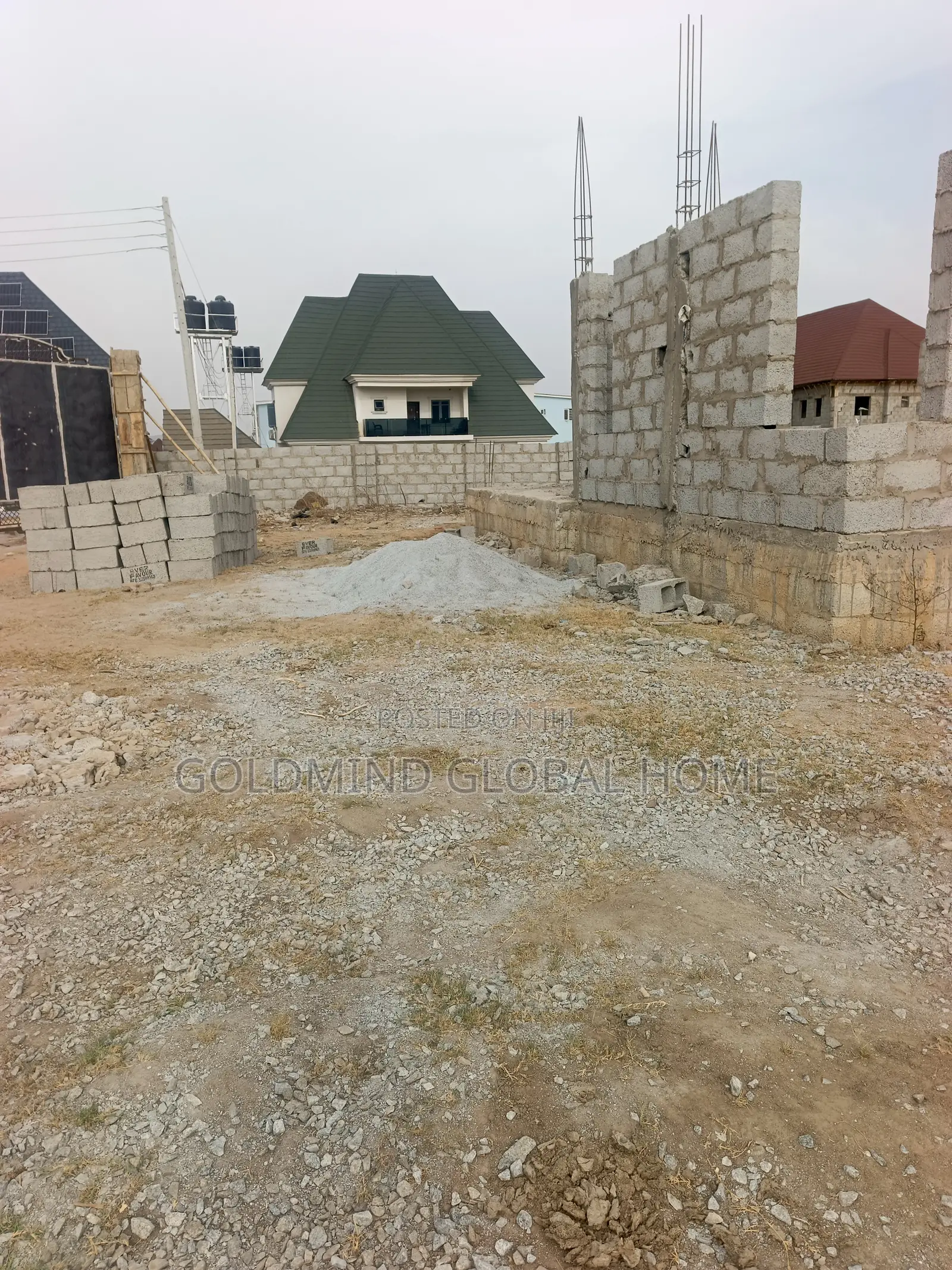 6bdrm Apartment in Goldmind Estate Katampe Extension for sale