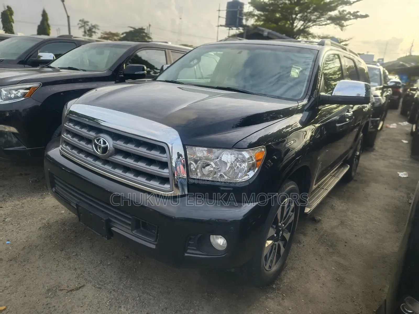 Toyota Sequoia Platinum 4dr SUV 4WD (5.7L 8cyl 6A) 2010 Black