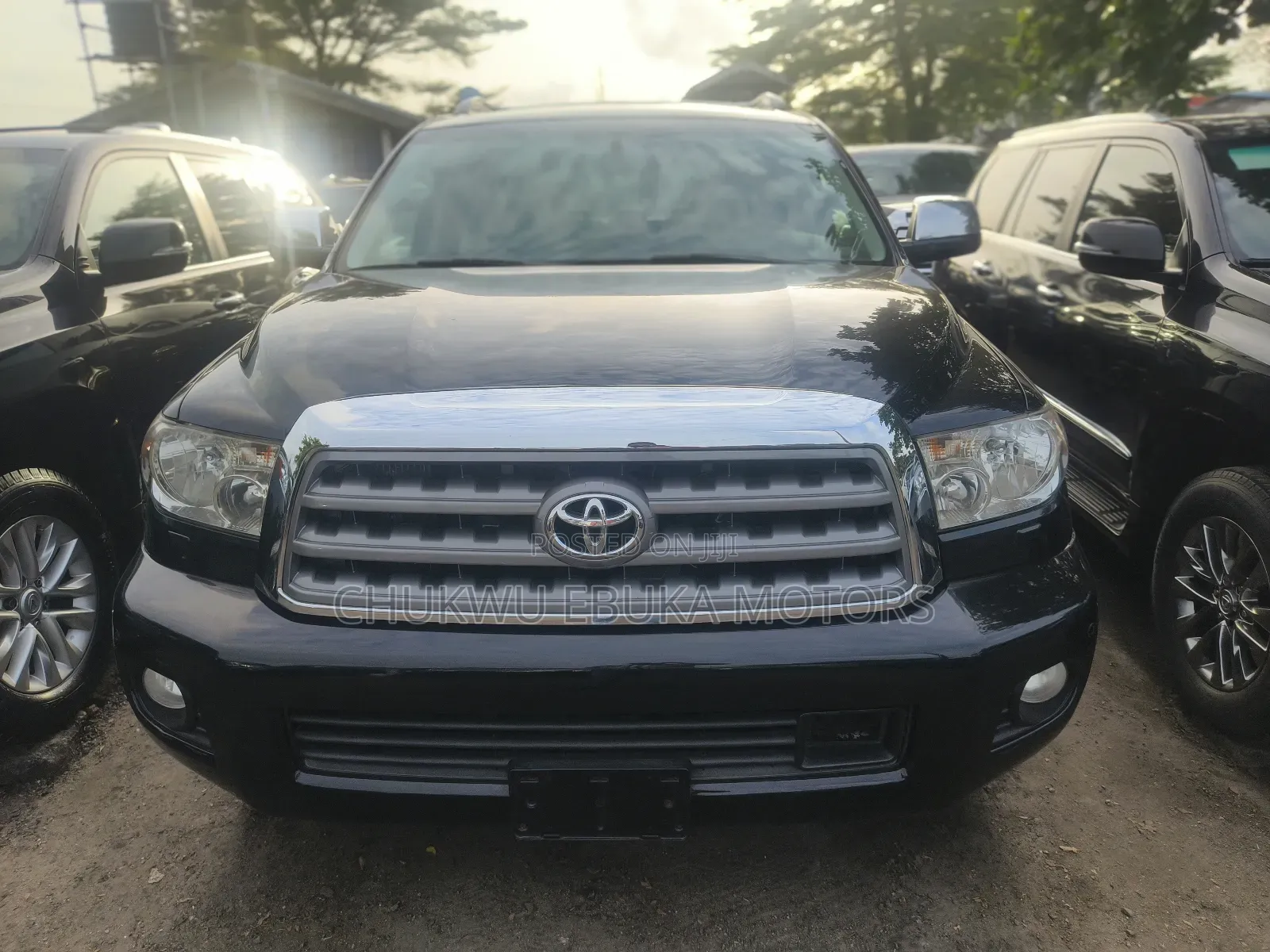 Toyota Sequoia Platinum 4dr SUV 4WD (5.7L 8cyl 6A) 2010 Black