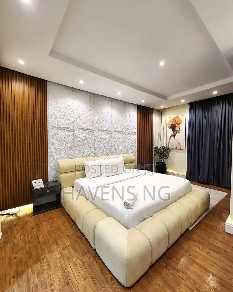 Beautiful 3 Bedroom Apartment Available for Shortlet.