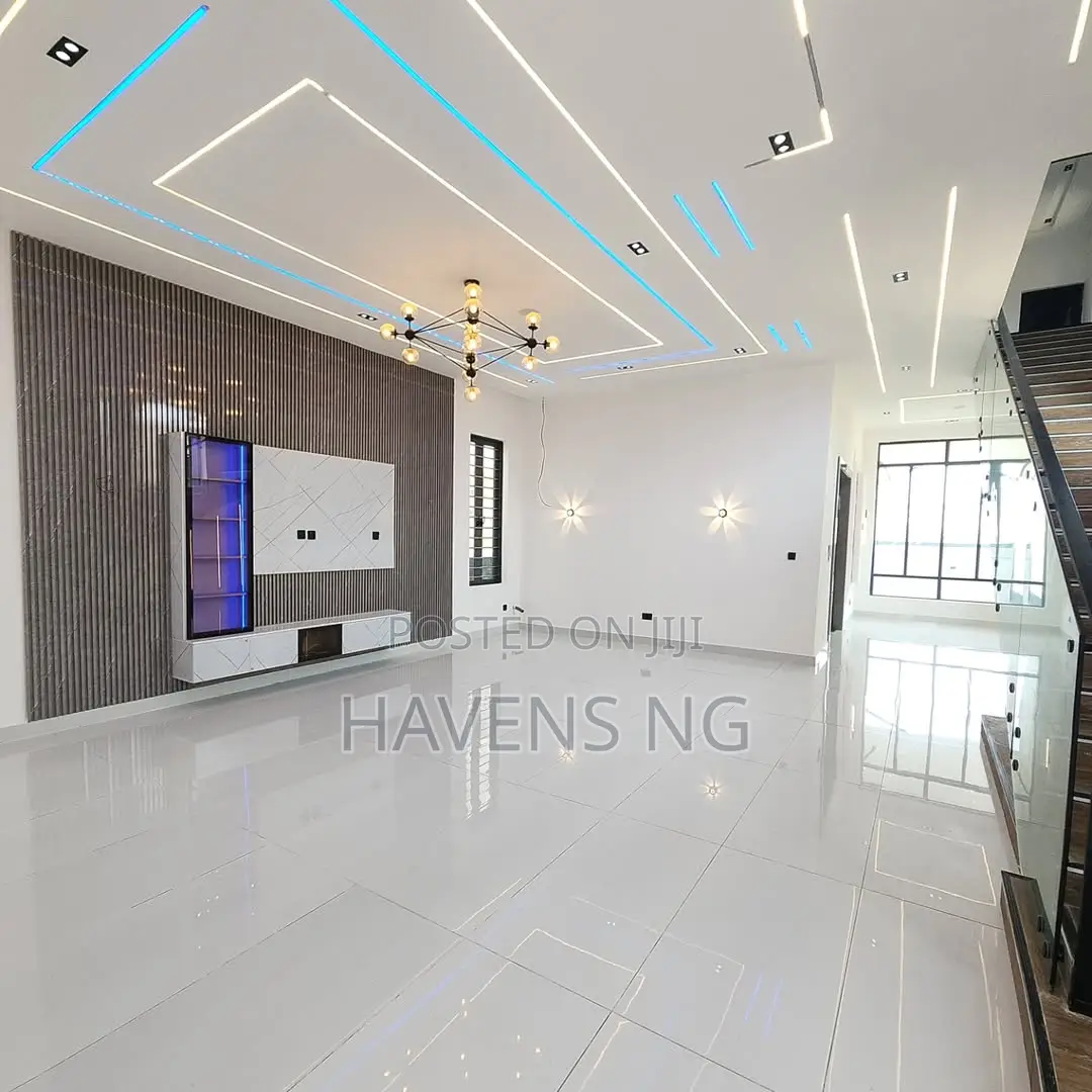 5bdrm Duplex in Lekki Phase 1 for sale