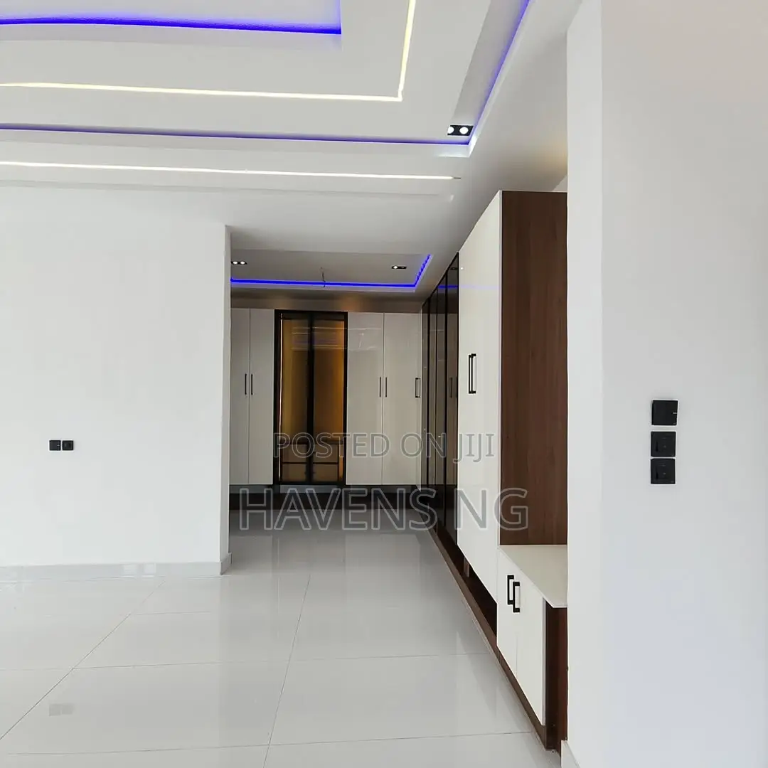 5bdrm Duplex in Lekki Phase 1 for sale