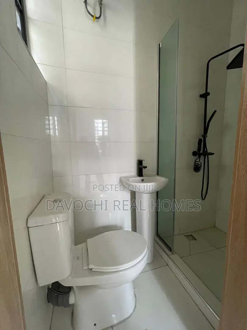 4bdrm Duplex in Ikota for sale