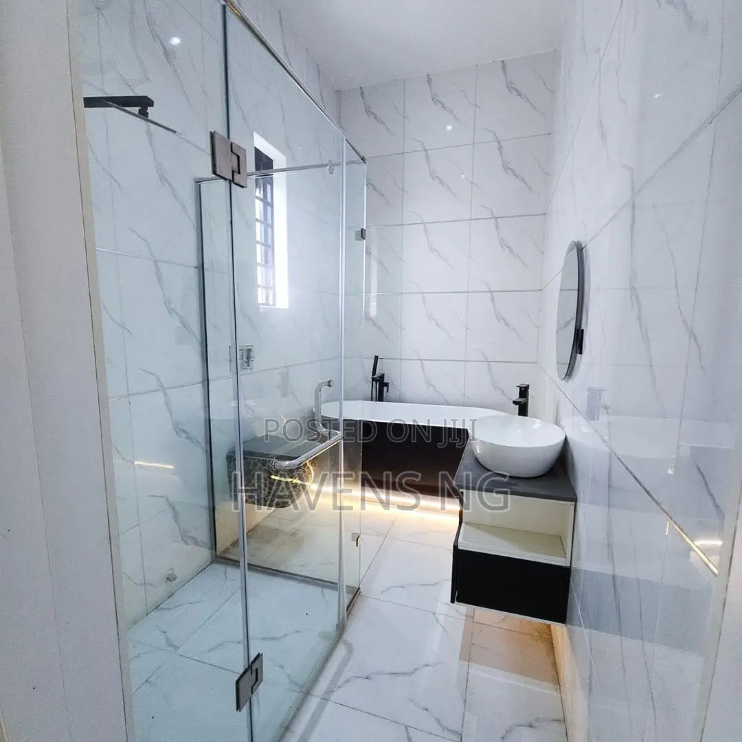 5bdrm Duplex in Lekki Phase 1 for sale
