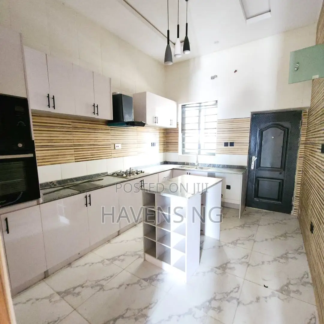 4bdrm Duplex in Lekki Phase 1 for sale
