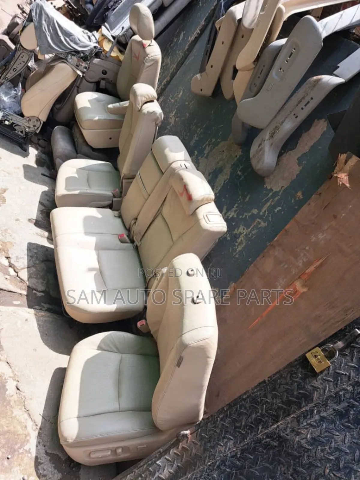 Toyota Highlander 05 Model Complete Seat
