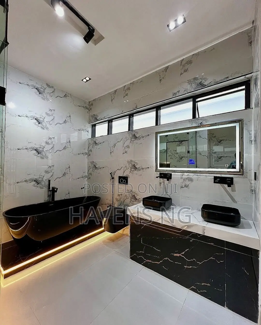 5bdrm Duplex in Lekki Phase 1 for sale