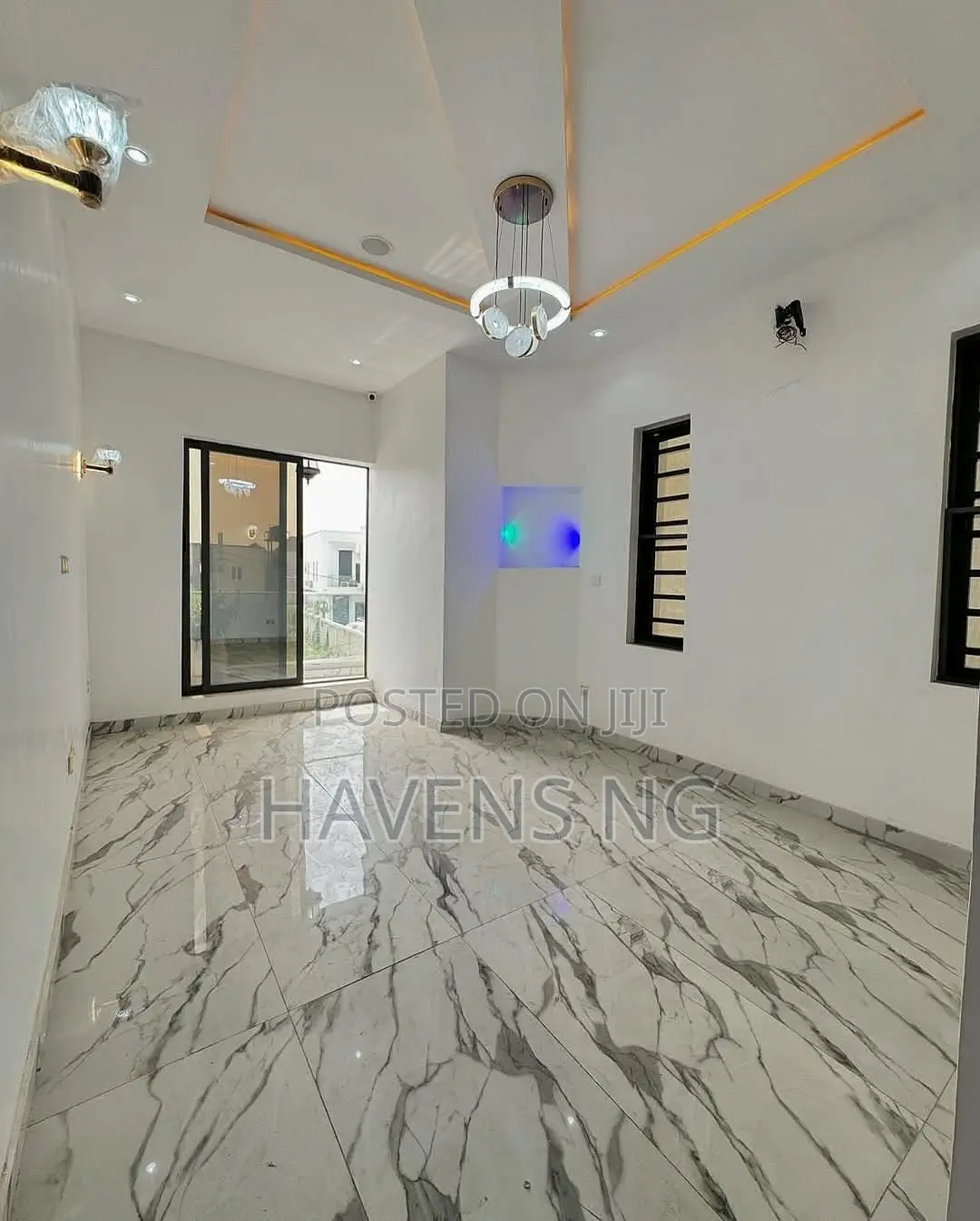 5bdrm Duplex in Lekki Phase 2 for sale