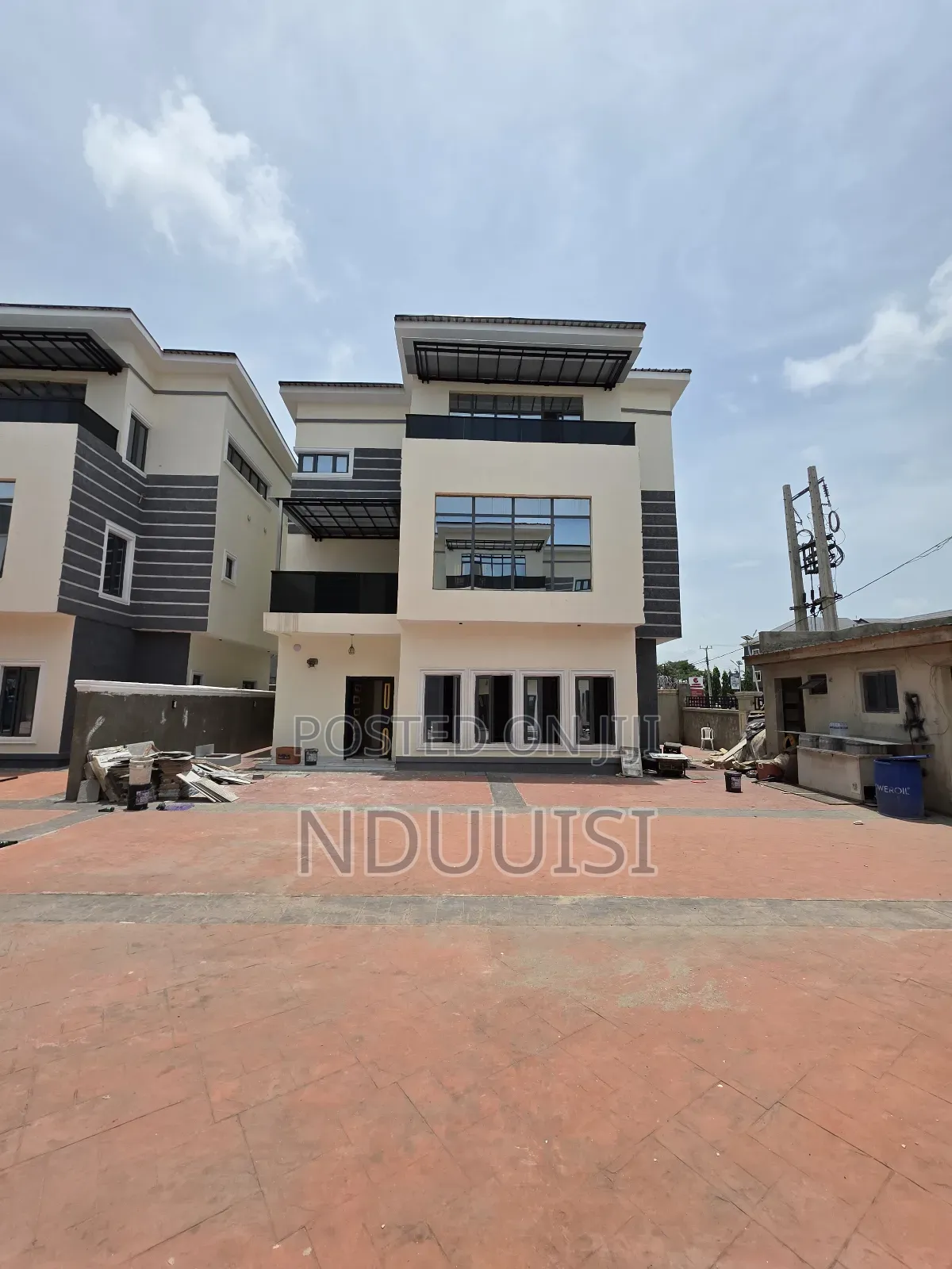 4bdrm Duplex in Platinum Way Lekki for sale