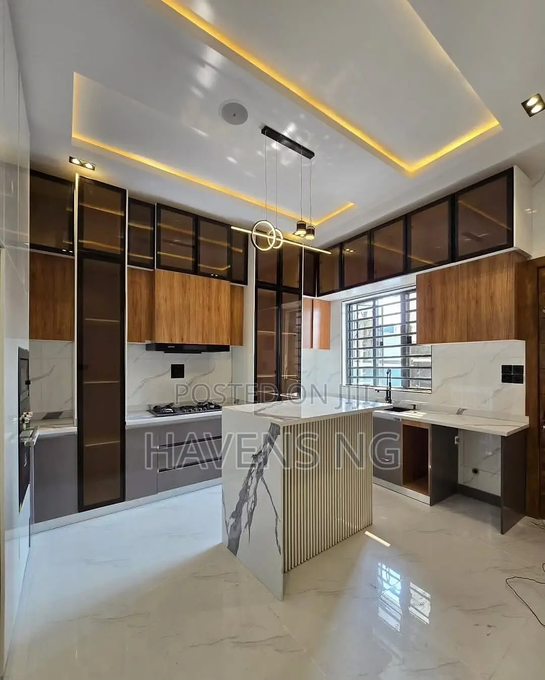 5bdrm Duplex in Lekki Phase 1 for sale