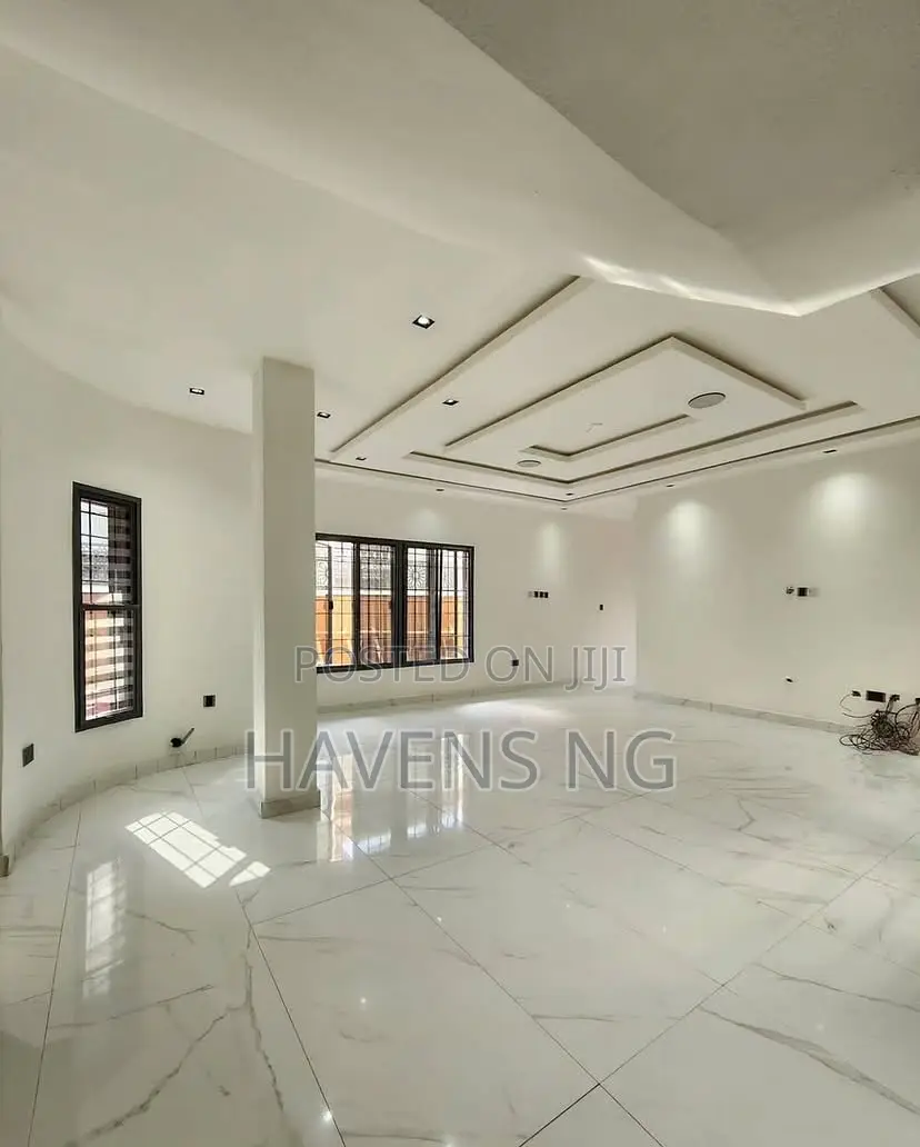 5bdrm Duplex in Lekki Phase 1 for sale