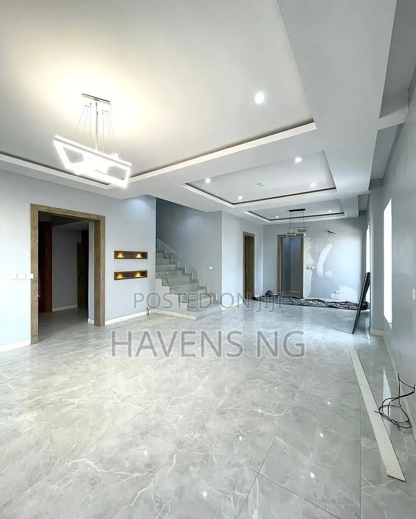 4bdrm Maisonette in Lekki Phase 1 for sale