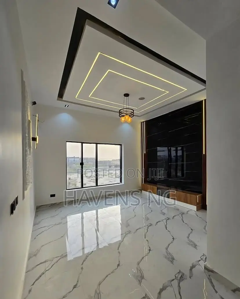 5bdrm Duplex in Lekki Phase 2 for sale