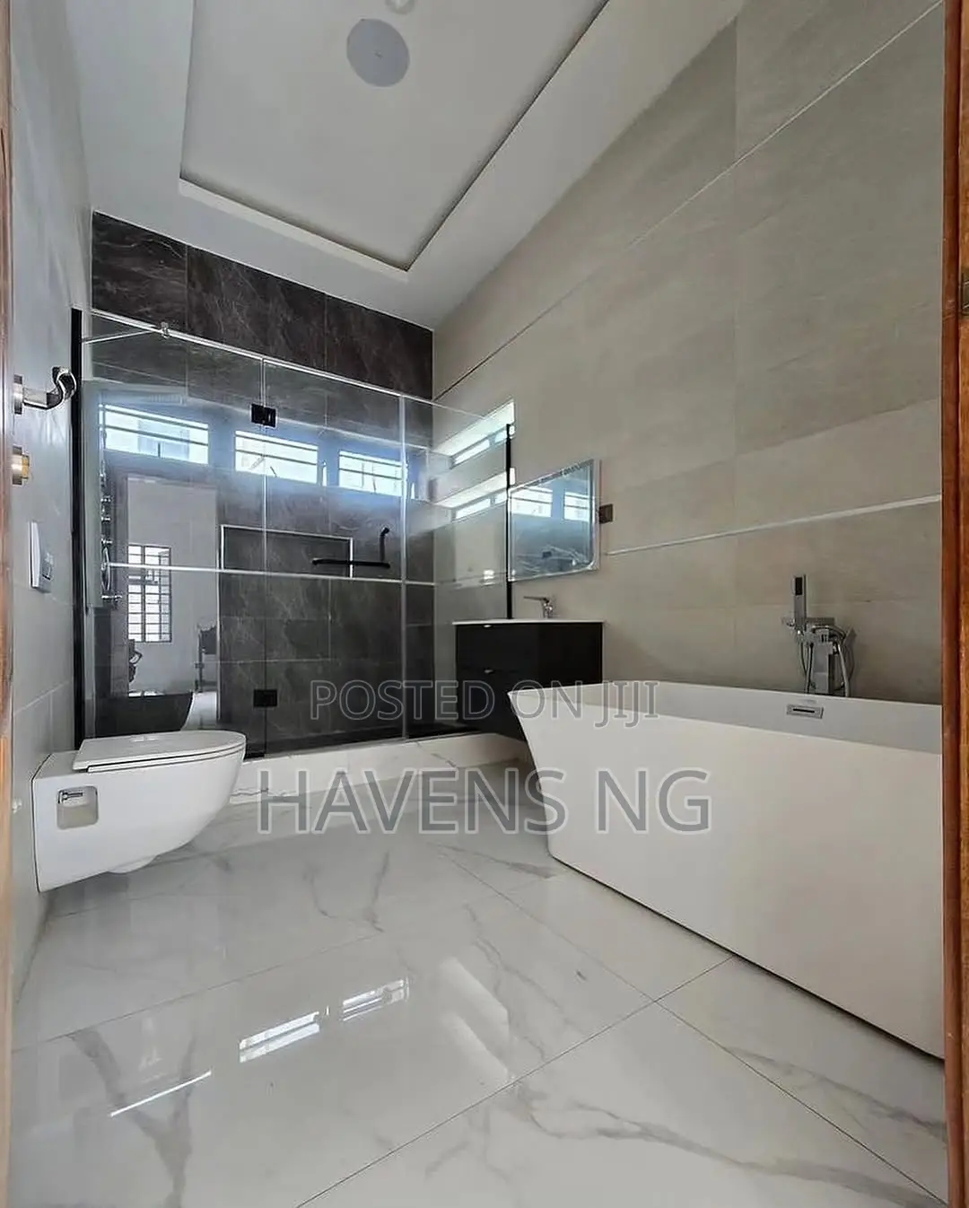 5bdrm Duplex in Lekki Phase 1 for sale