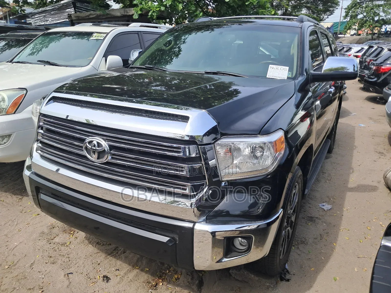 Toyota Sequoia Limited 4dr SUV 4WD (5.7L 8cyl 6A) 2015 Black