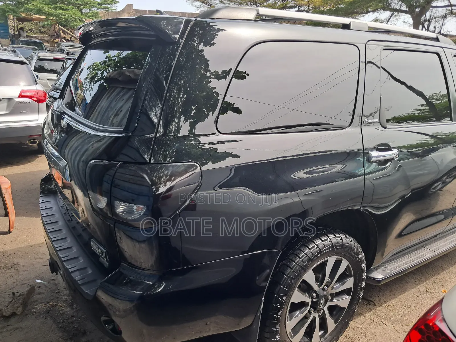 Toyota Sequoia Limited 4dr SUV 4WD (5.7L 8cyl 6A) 2012 Black