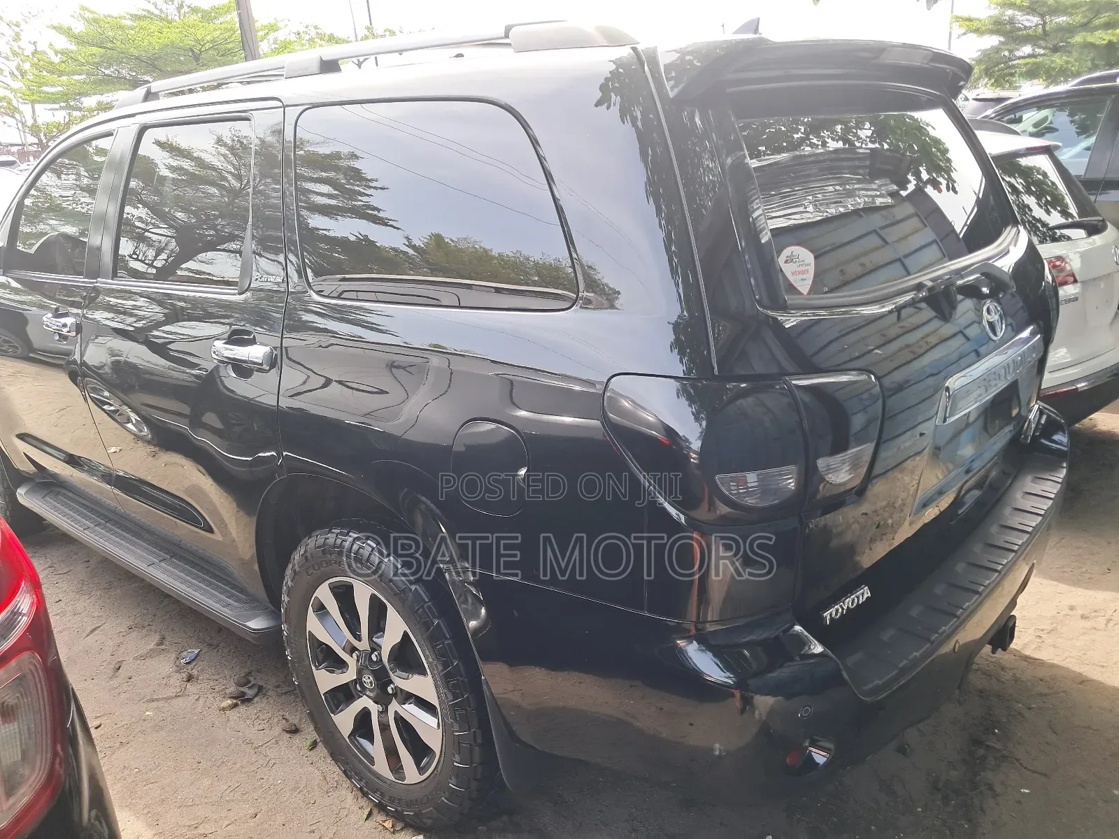 Toyota Sequoia Limited 4dr SUV 4WD (5.7L 8cyl 6A) 2012 Black