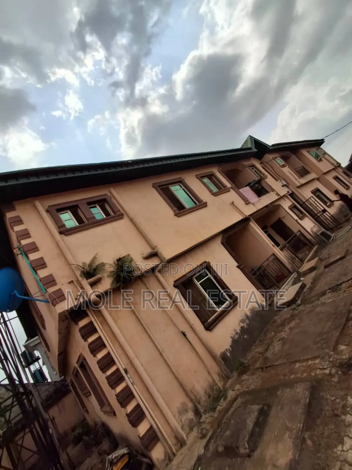 2bdrm Apartment in Baruwa for sale