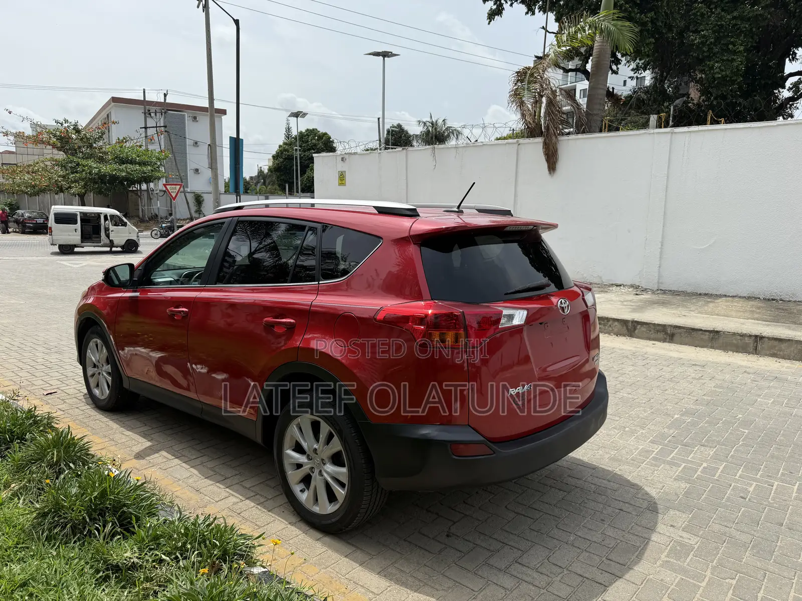 Toyota RAV4 Limited 4dr SUV AWD (2.5L 4cyl 6A) 2015 Red