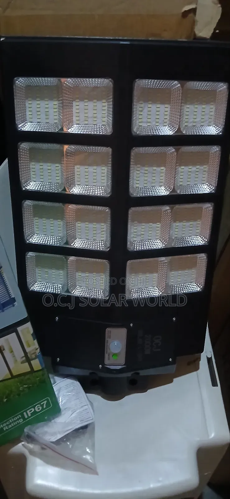 16 Eyes Solar Street Light All in One Light 3.2volts 2000w