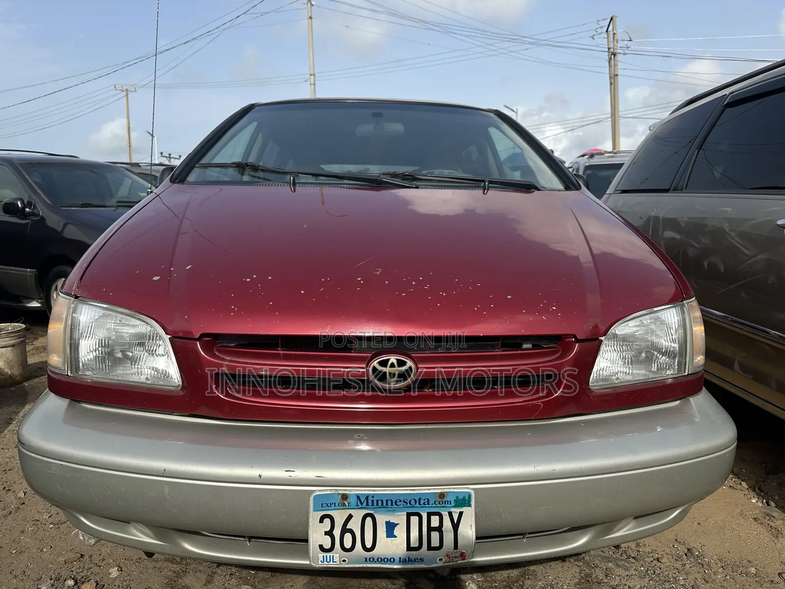 Toyota Sienna XLE & 1 hatch 2000 Red