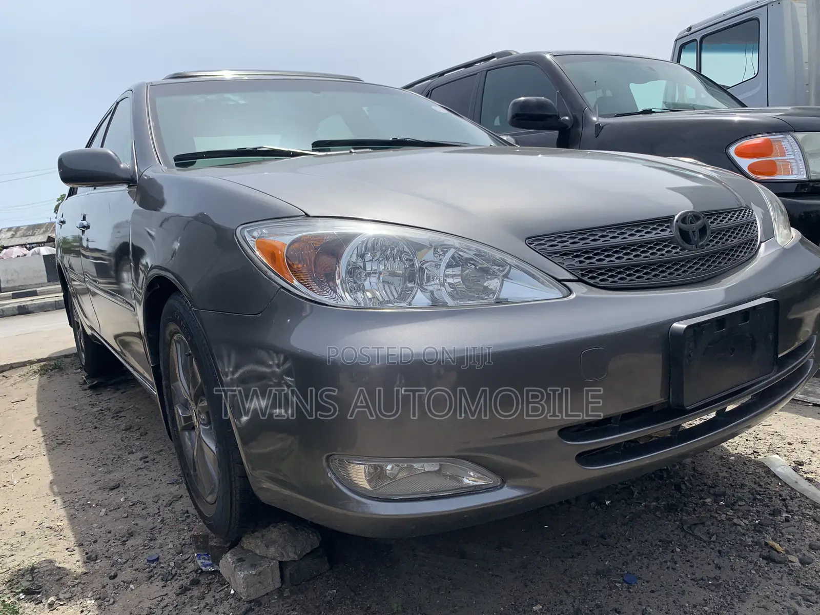 Toyota Camry XLE V6 4dr Sedan (3.0L 6cyl 5A) 2005 Gray
