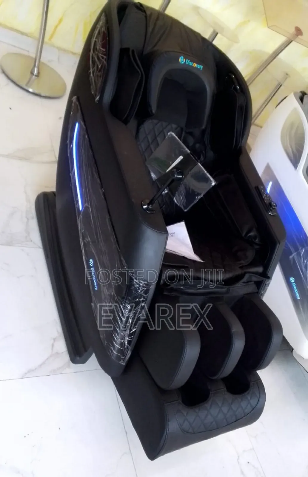 Whole Body Luxury Massage Chair, Automatic.