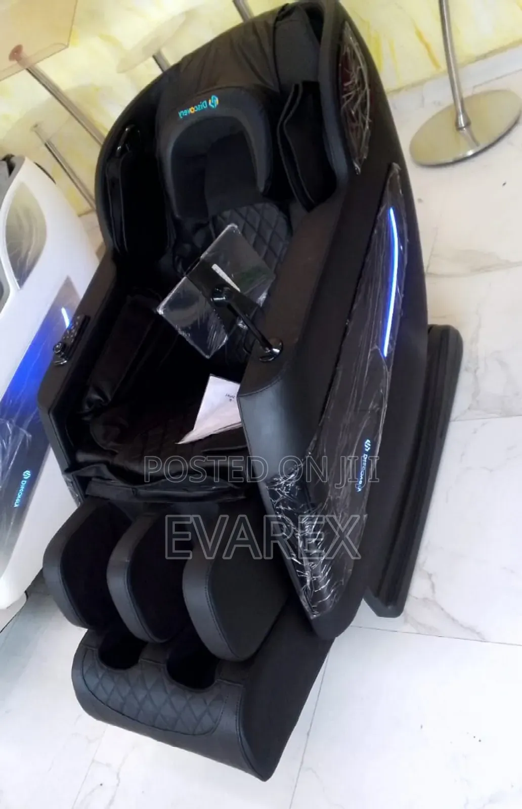Whole Body Luxury Massage Chair, Automatic.