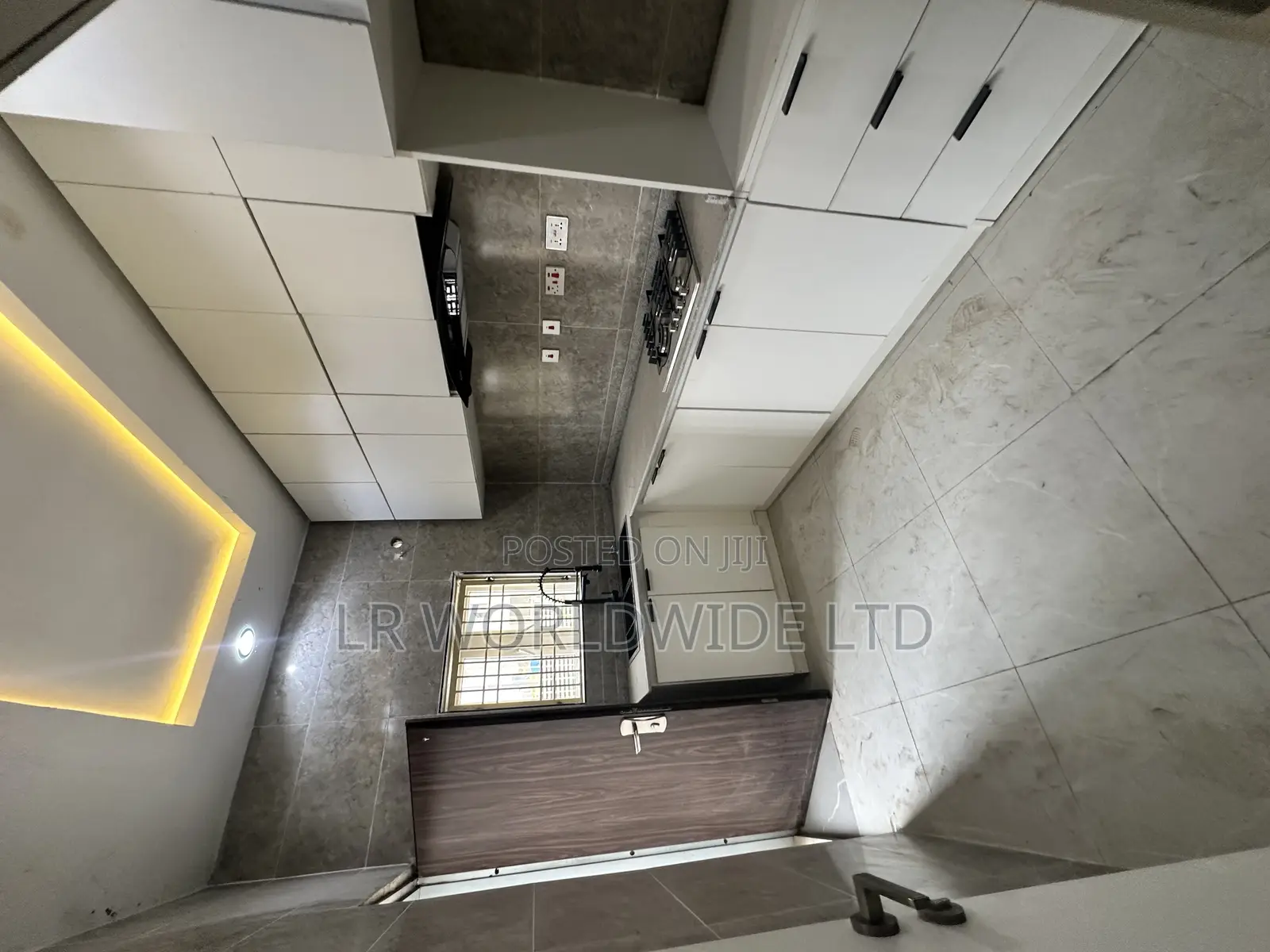 3bdrm Townhouse/Terrace in Idu for Sale