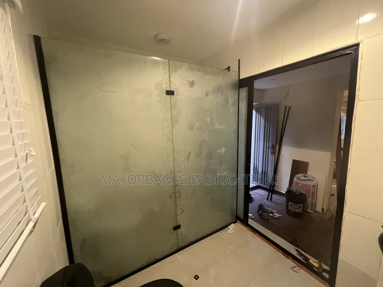 Glass Demarcation