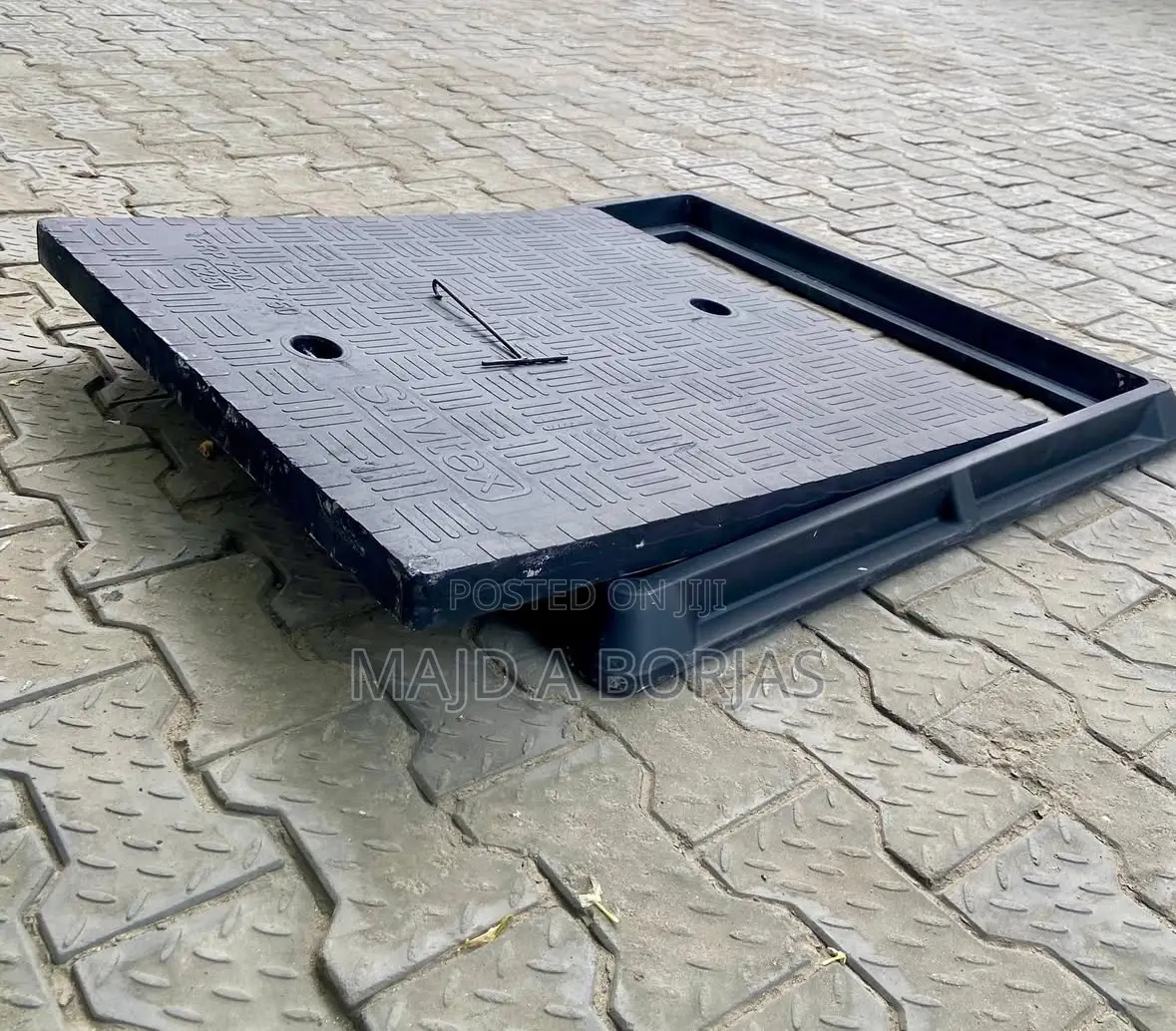60x60 FRP Manhole Cover (Heavy Duty)