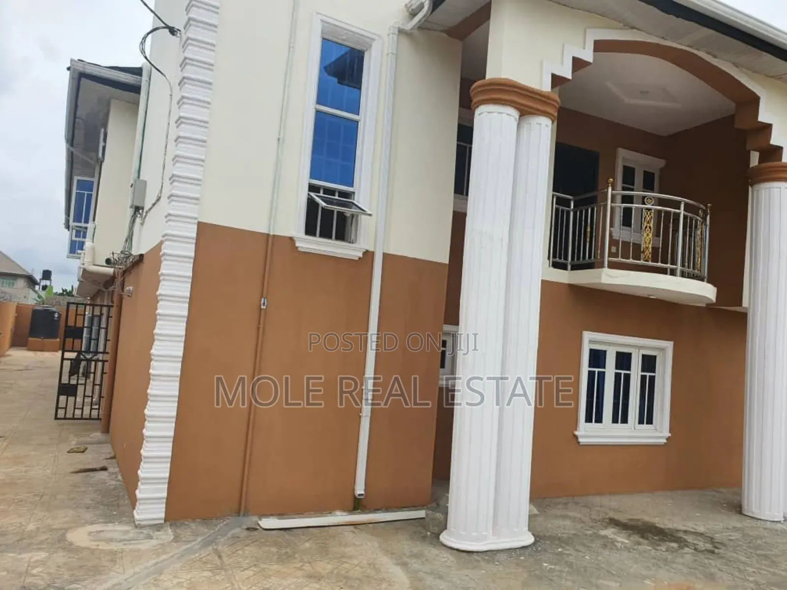 4bdrm Block of Flats in Abiola Farm And for sale