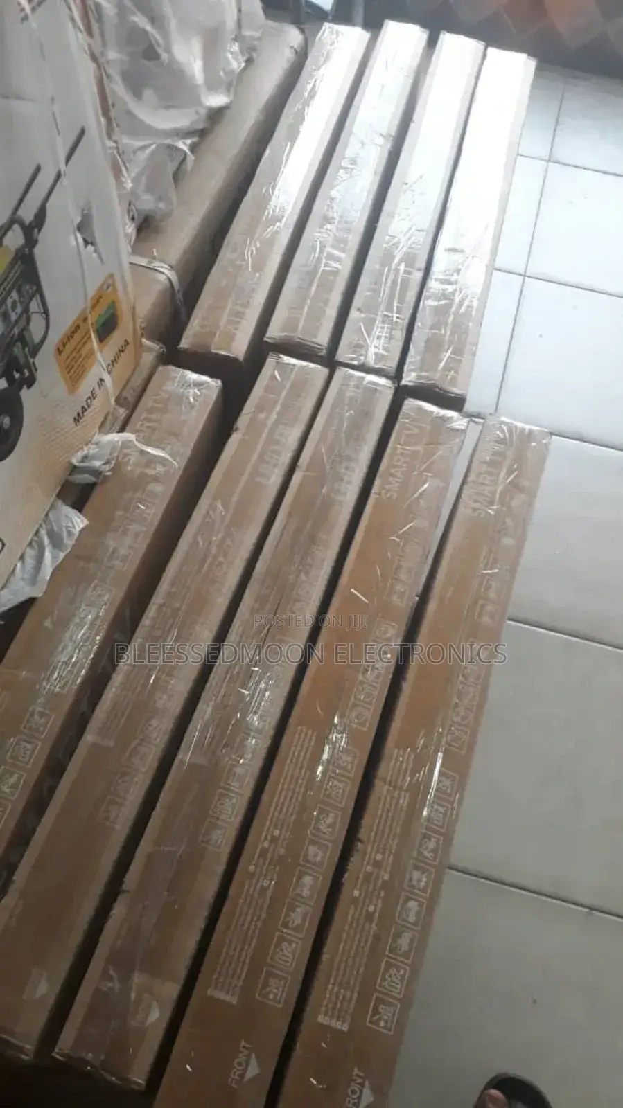 Lg Smart 32inches Television Flameless Body
