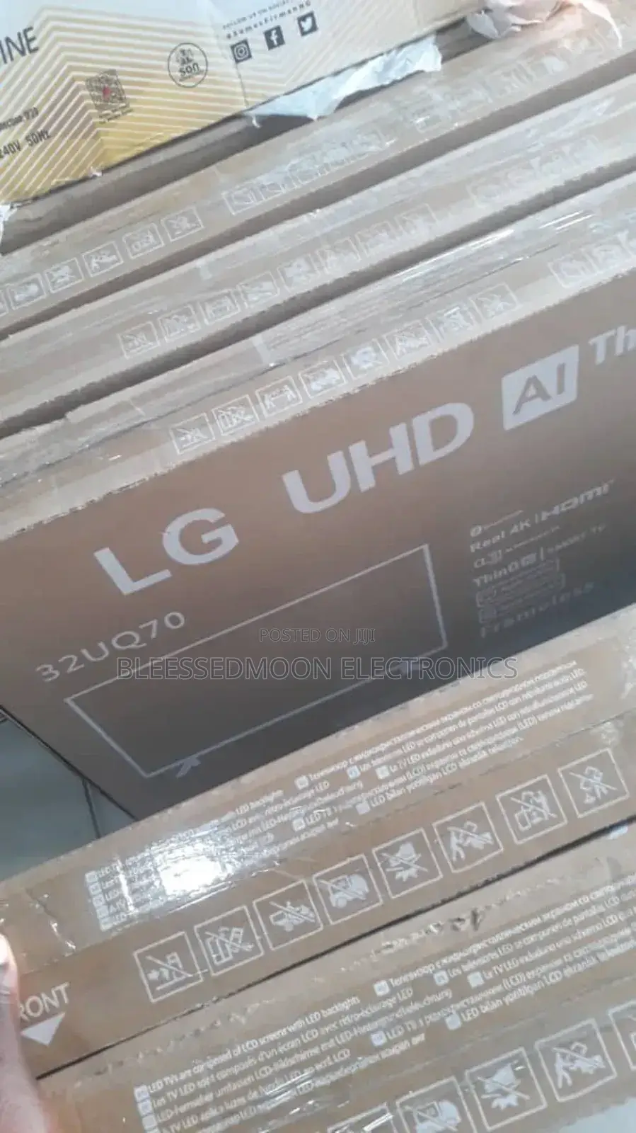 Lg Smart 32inches Television Flameless Body