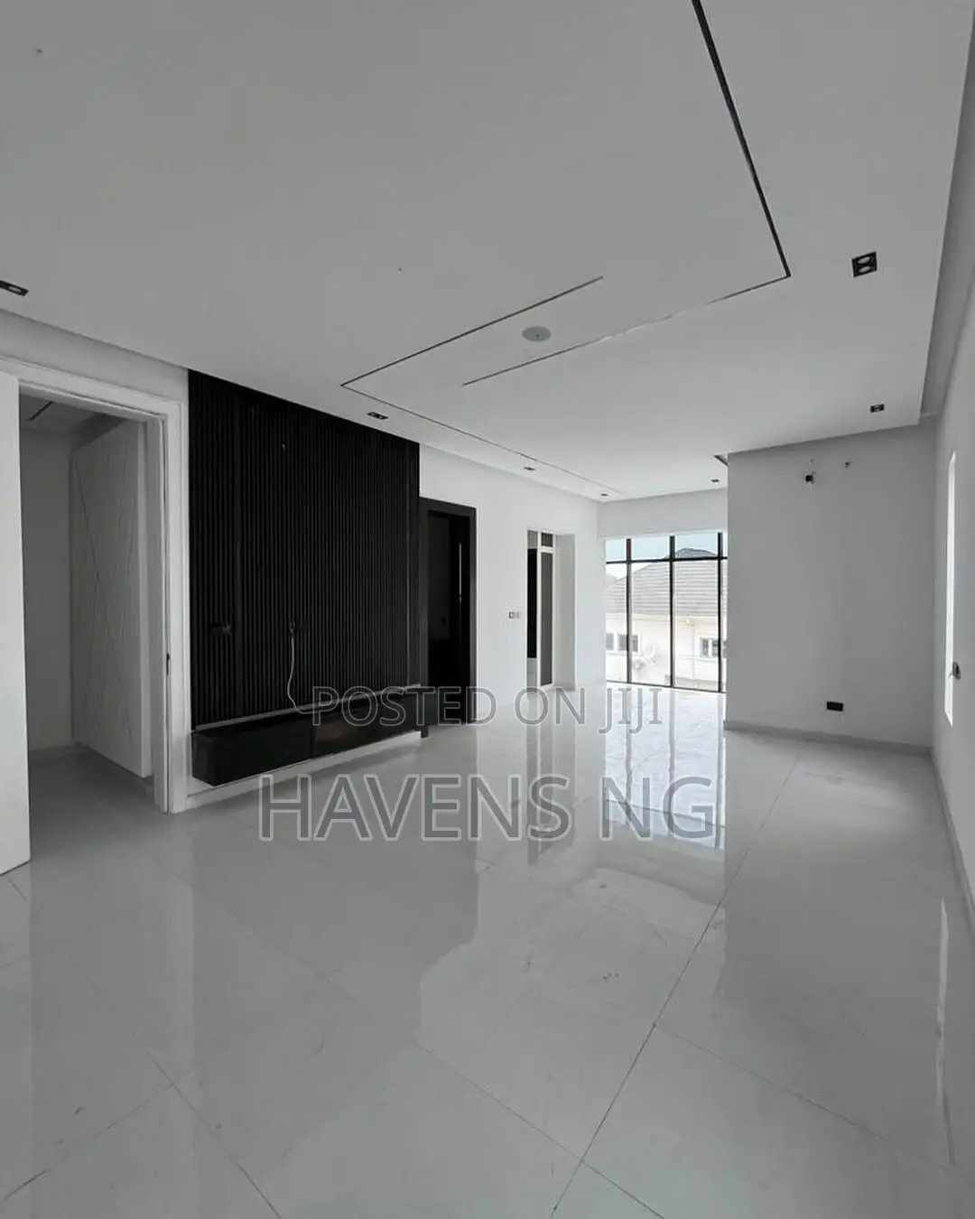 5bdrm Duplex in Idado for sale