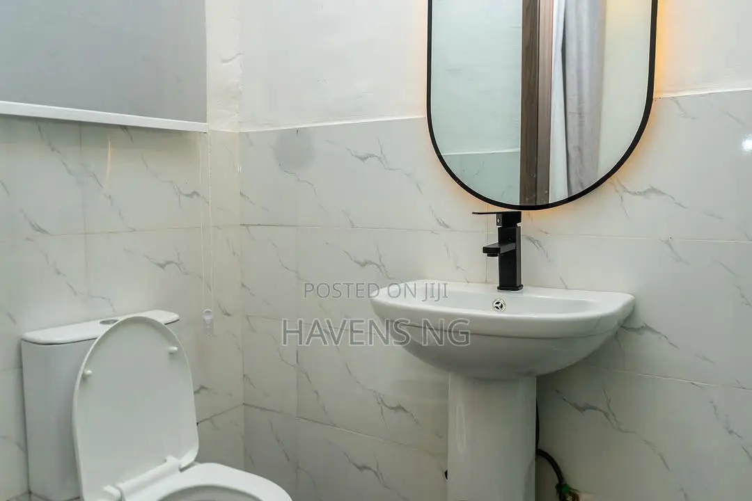 2 Bedroom Apartment With a Wine Bar and Outdoor Patio