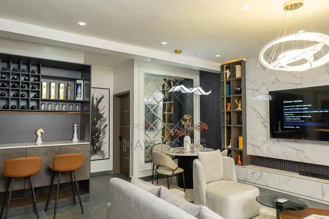 2 Bedroom Apartment With a Wine Bar and Outdoor Patio