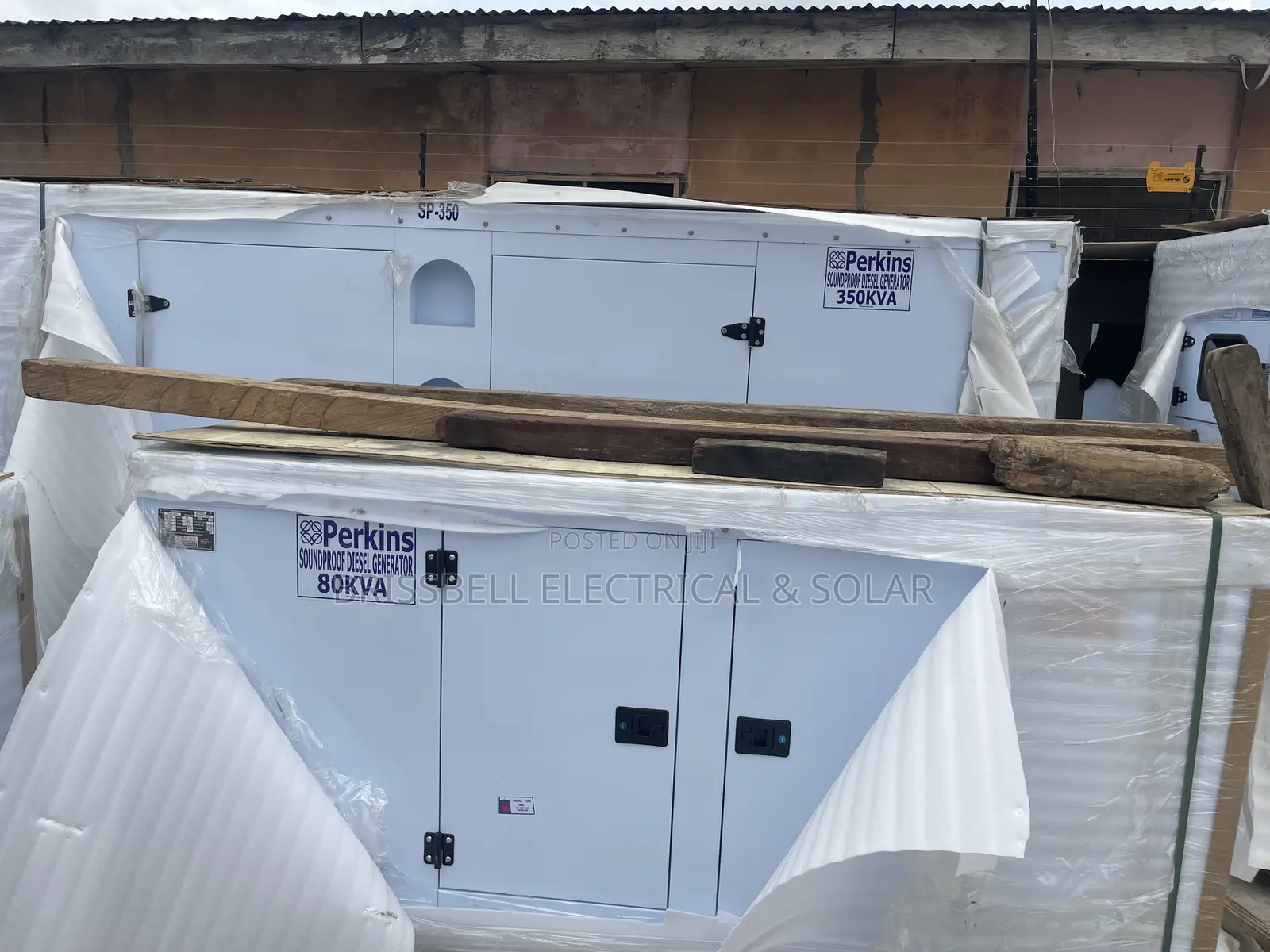 Heavy-duty England Perkins Soundproof Diesel Generator350kva